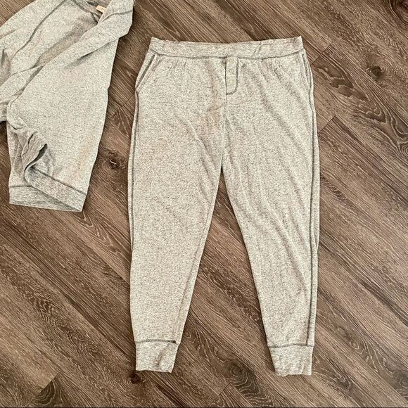 Papinelle so soft fleecy pj sweater and jogger - Picture 4 of 7